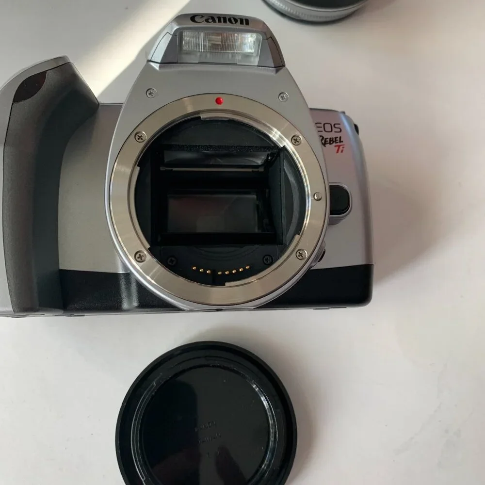 Canon EOS REBEL Ti 35mm SLR Film Camera & Canon 28-90mm Zoom Lens
